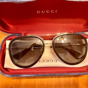 Gucci Black and Gold womens or men’s Sunglasses, Aviators